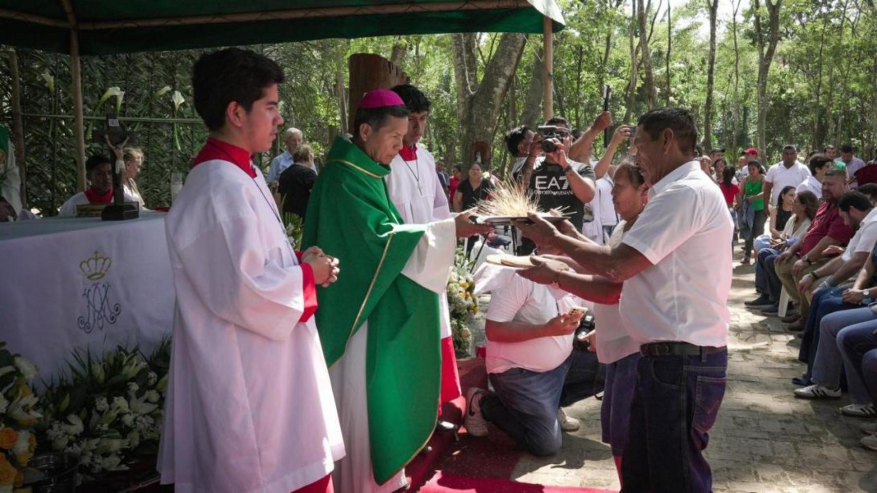 Monseñor René Leigue celebró misa en Azusaqui